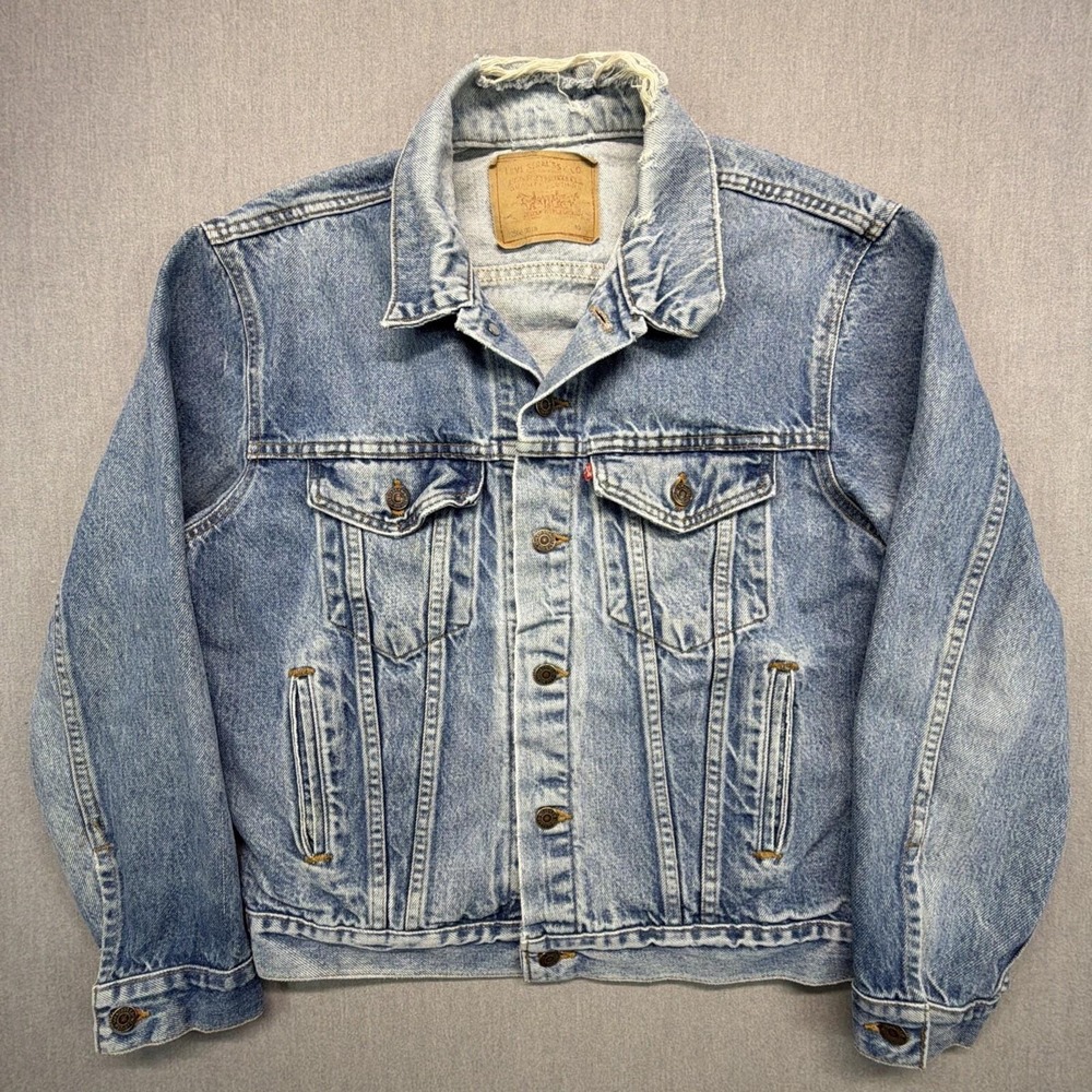 VTG Levi's 70506 0216 Trucker Jacket Made In USA Size 40 L Distressed Great Fade